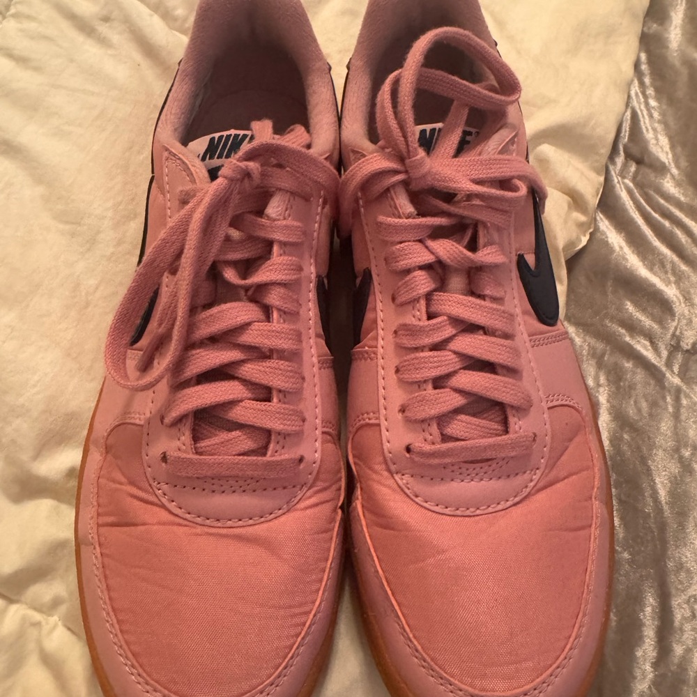 Nike Women's Pink Sneakers